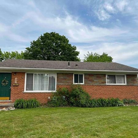 Cozy Bungalow In Madison Heights Kültér fotó