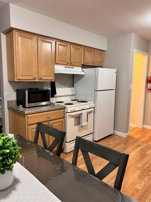 Cozy Bungalow In Madison Heights Kültér fotó